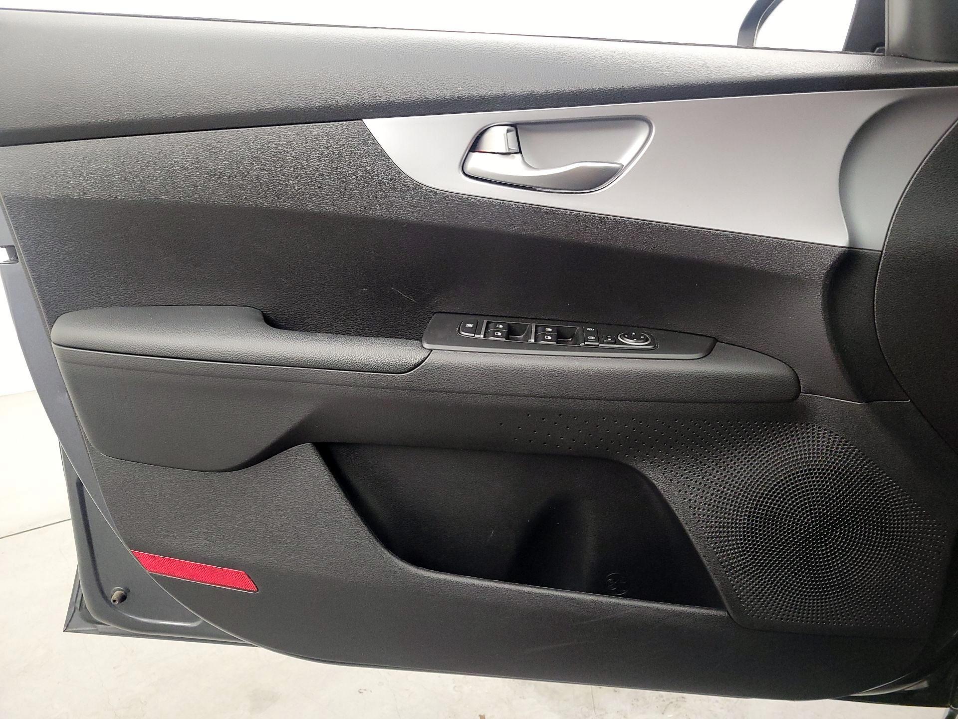 Thumbnail: 2023 Kia Forte - 12