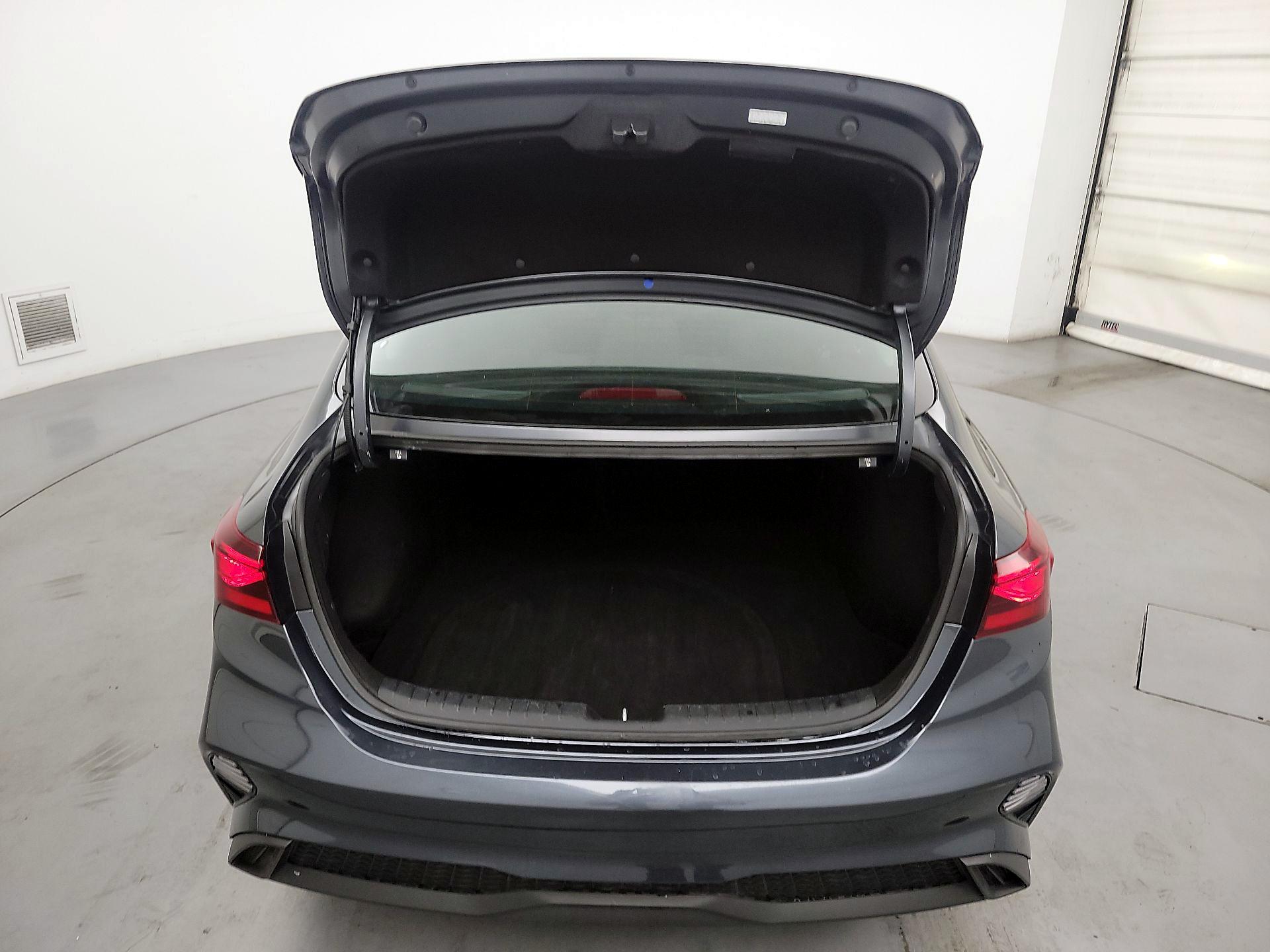 Thumbnail: 2023 Kia Forte - 16