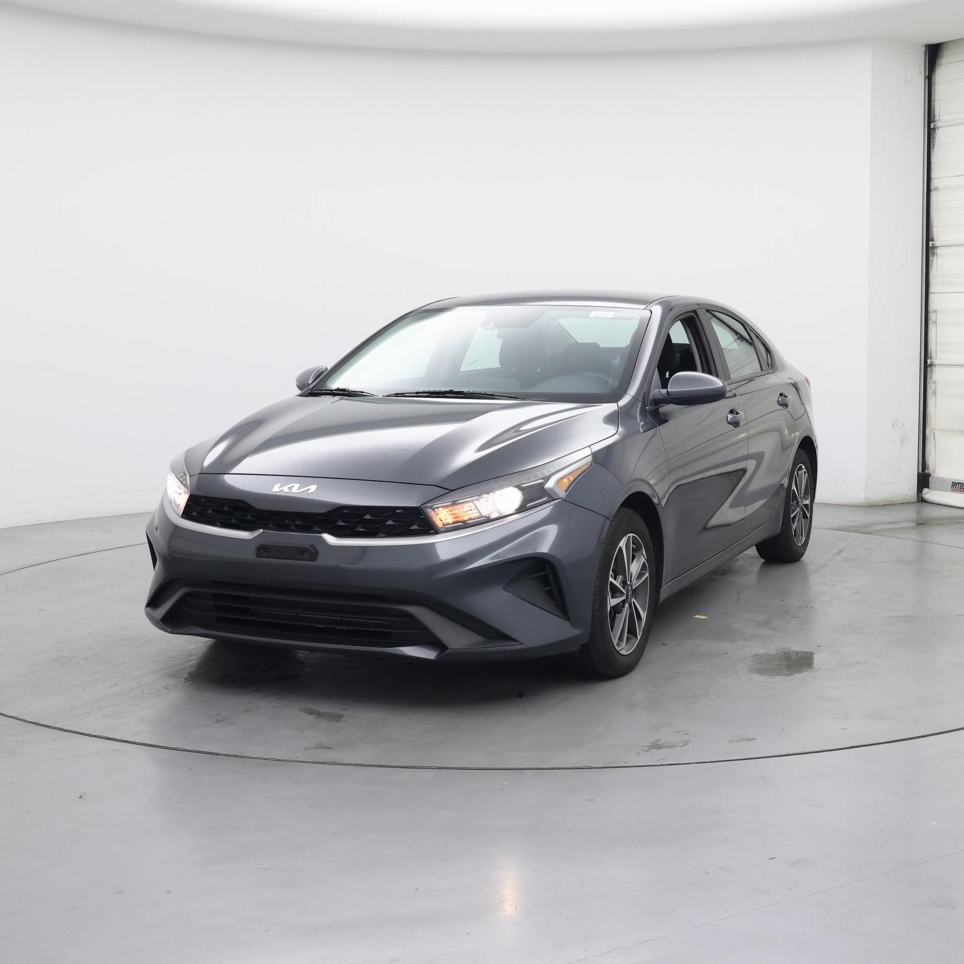 Thumbnail: 2023 Kia Forte - 4