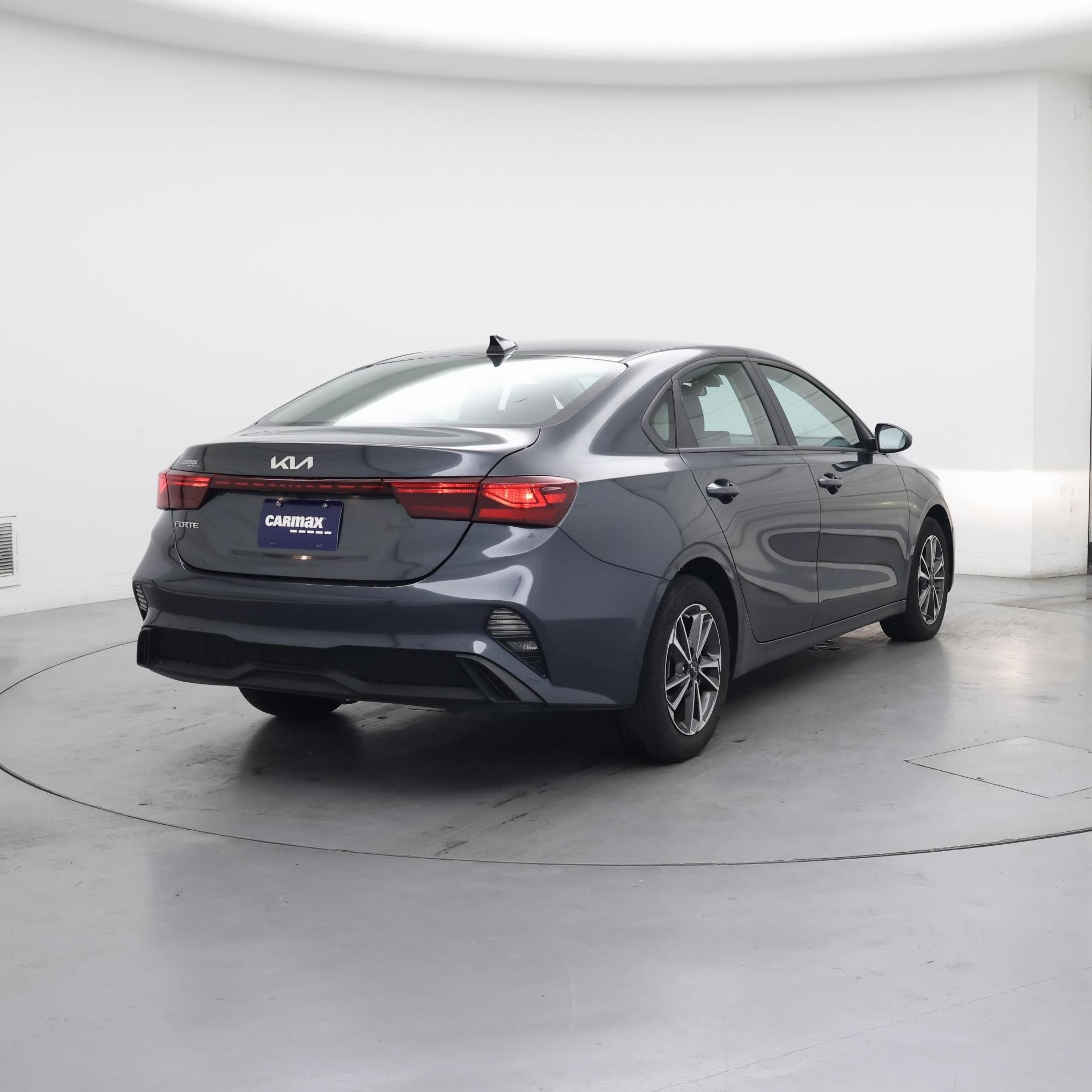 Thumbnail: 2023 Kia Forte - 8