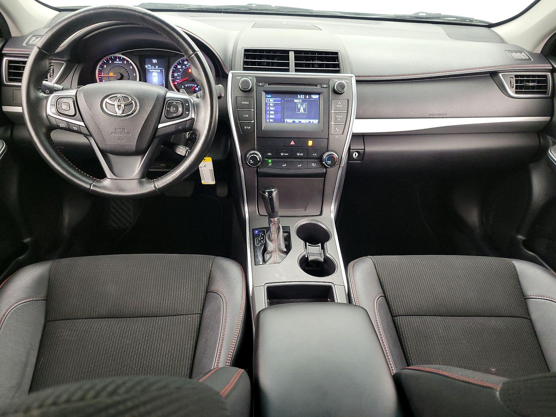 Thumbnail: 2016 Toyota Camry - 9