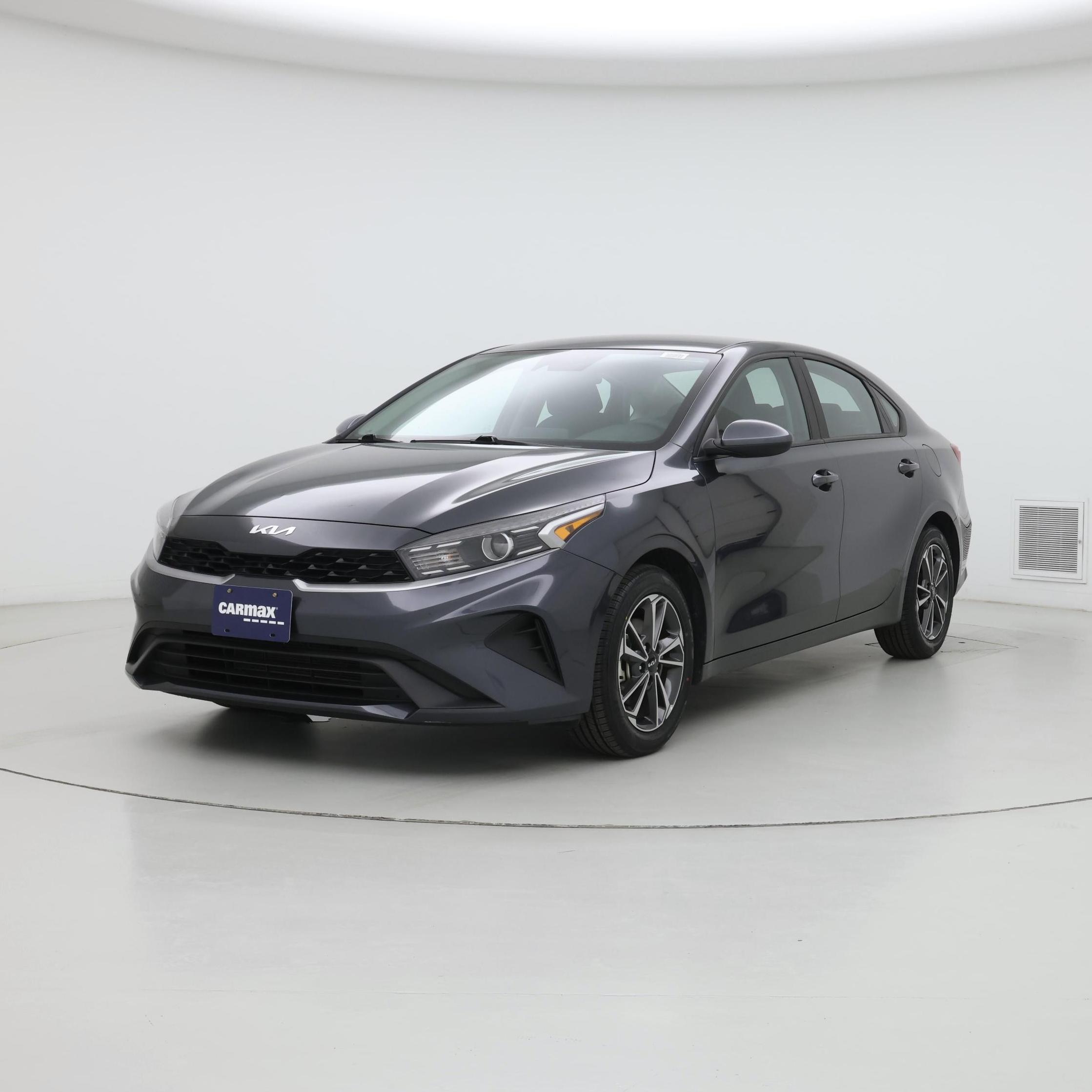 Thumbnail: 2023 Kia Forte - 4