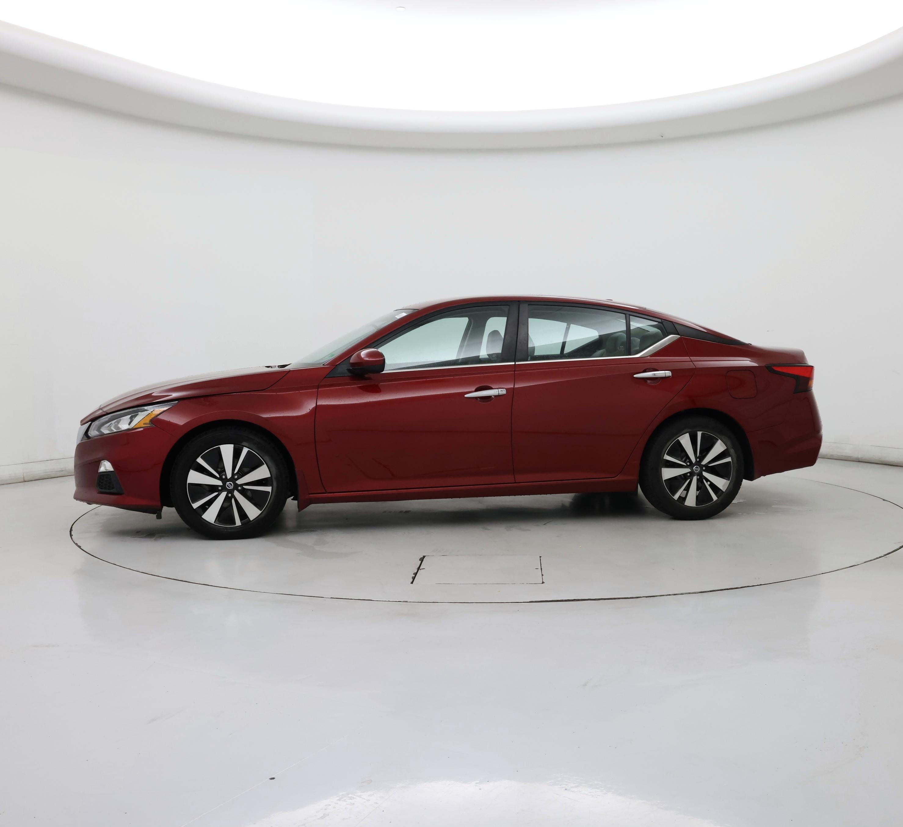 Thumbnail: 2021 Nissan Altima - 3