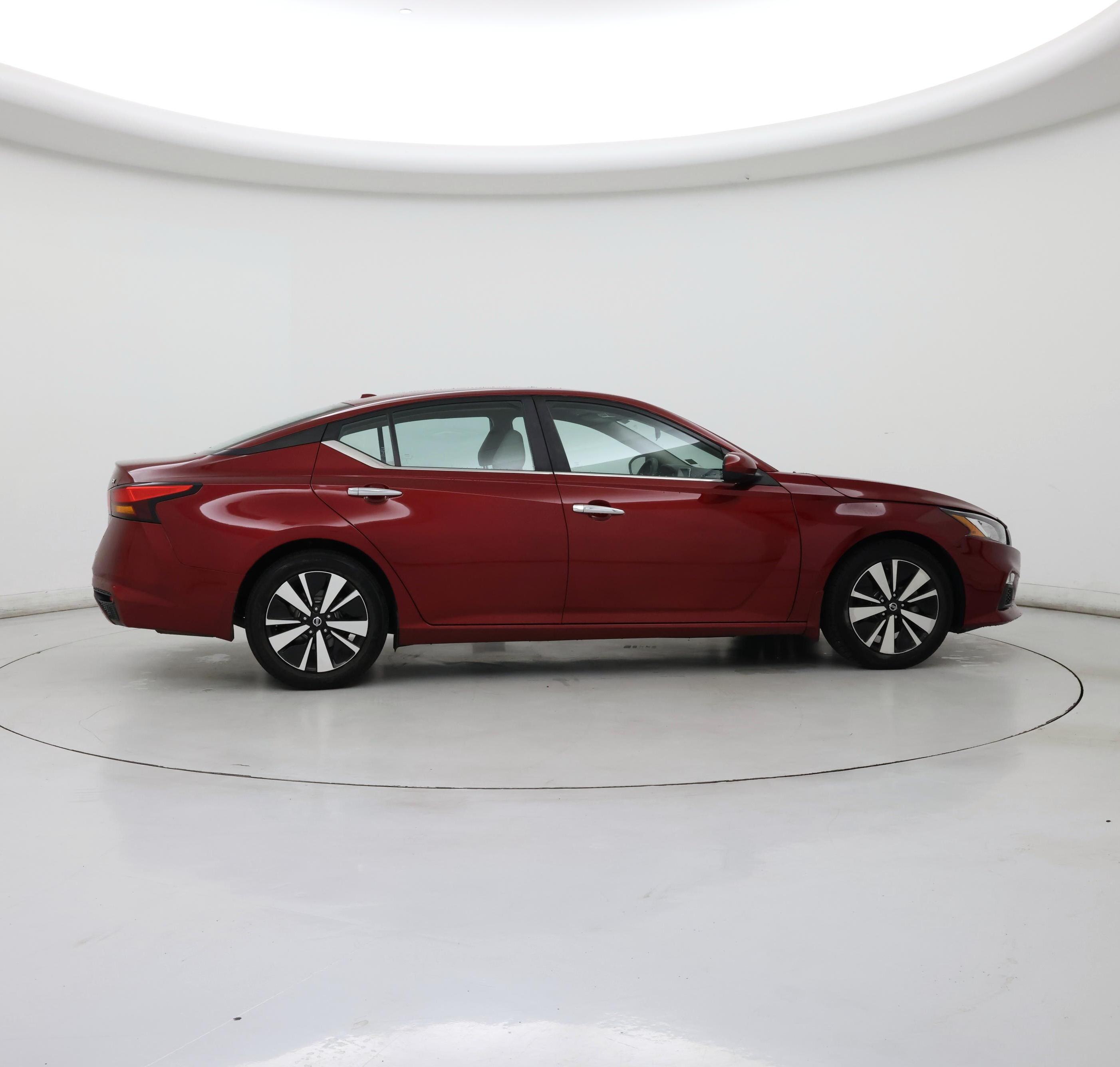 Thumbnail: 2021 Nissan Altima - 7
