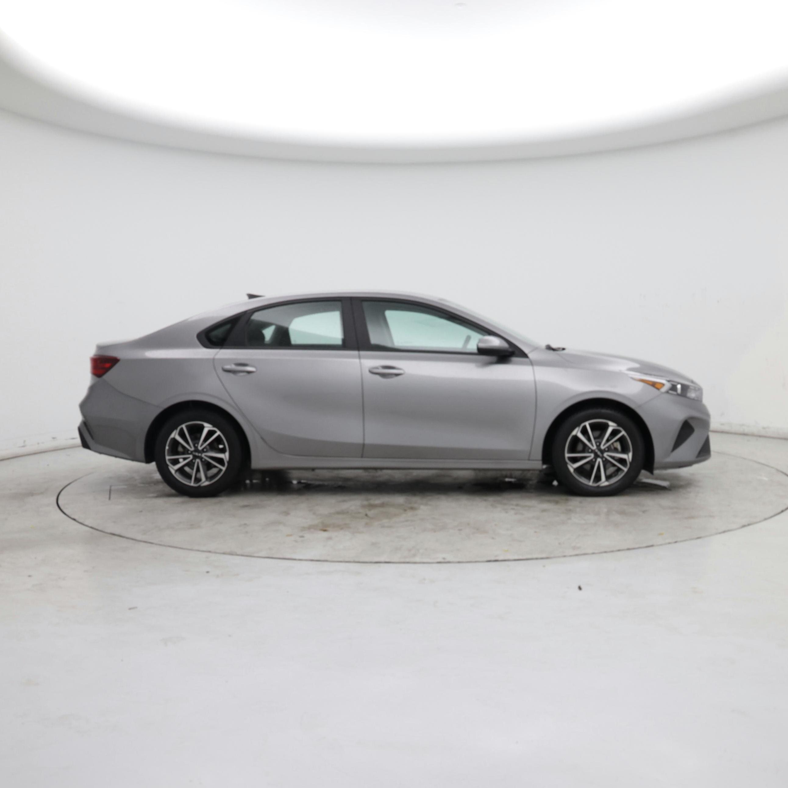 Thumbnail: 2023 Kia Forte - 7