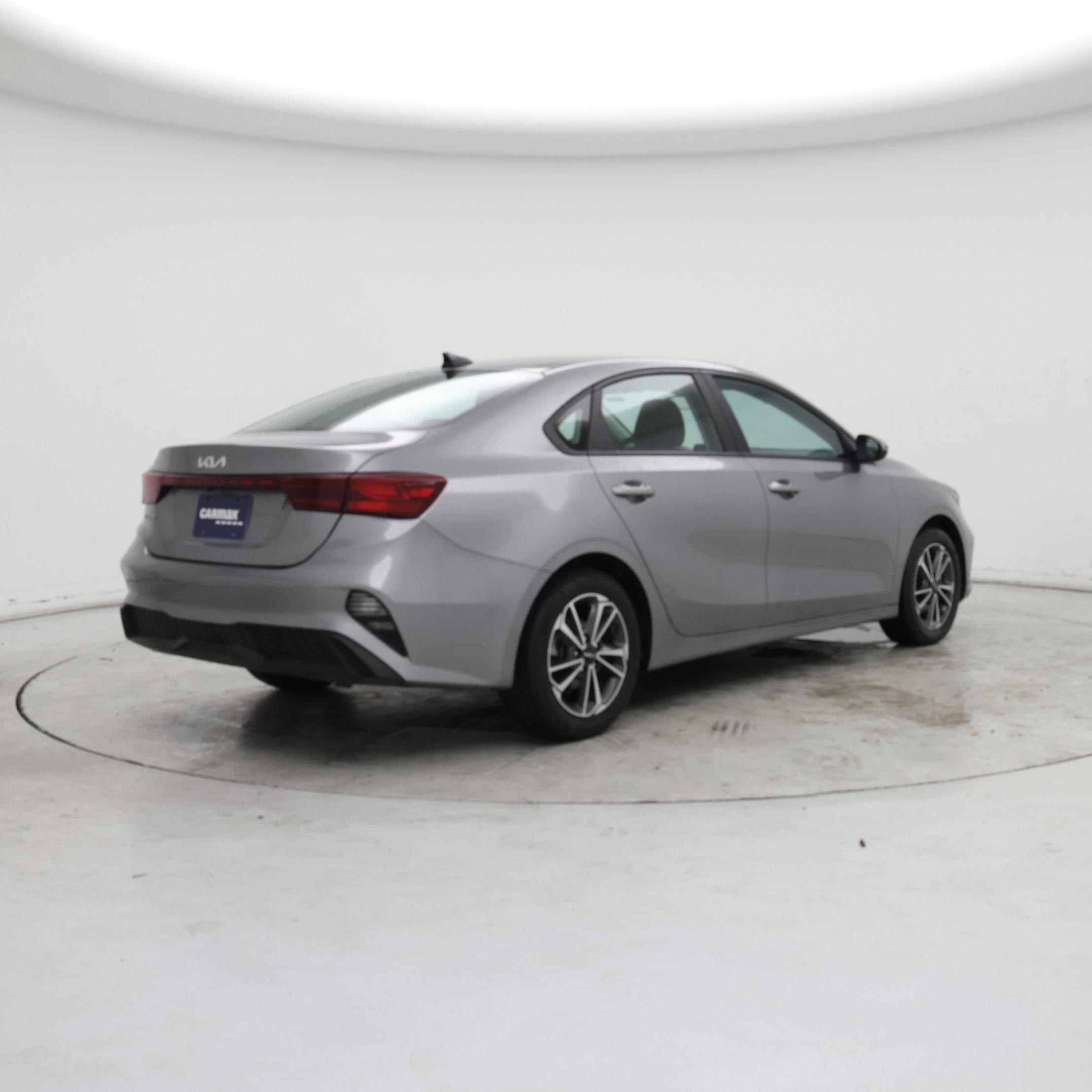 Thumbnail: 2023 Kia Forte - 8