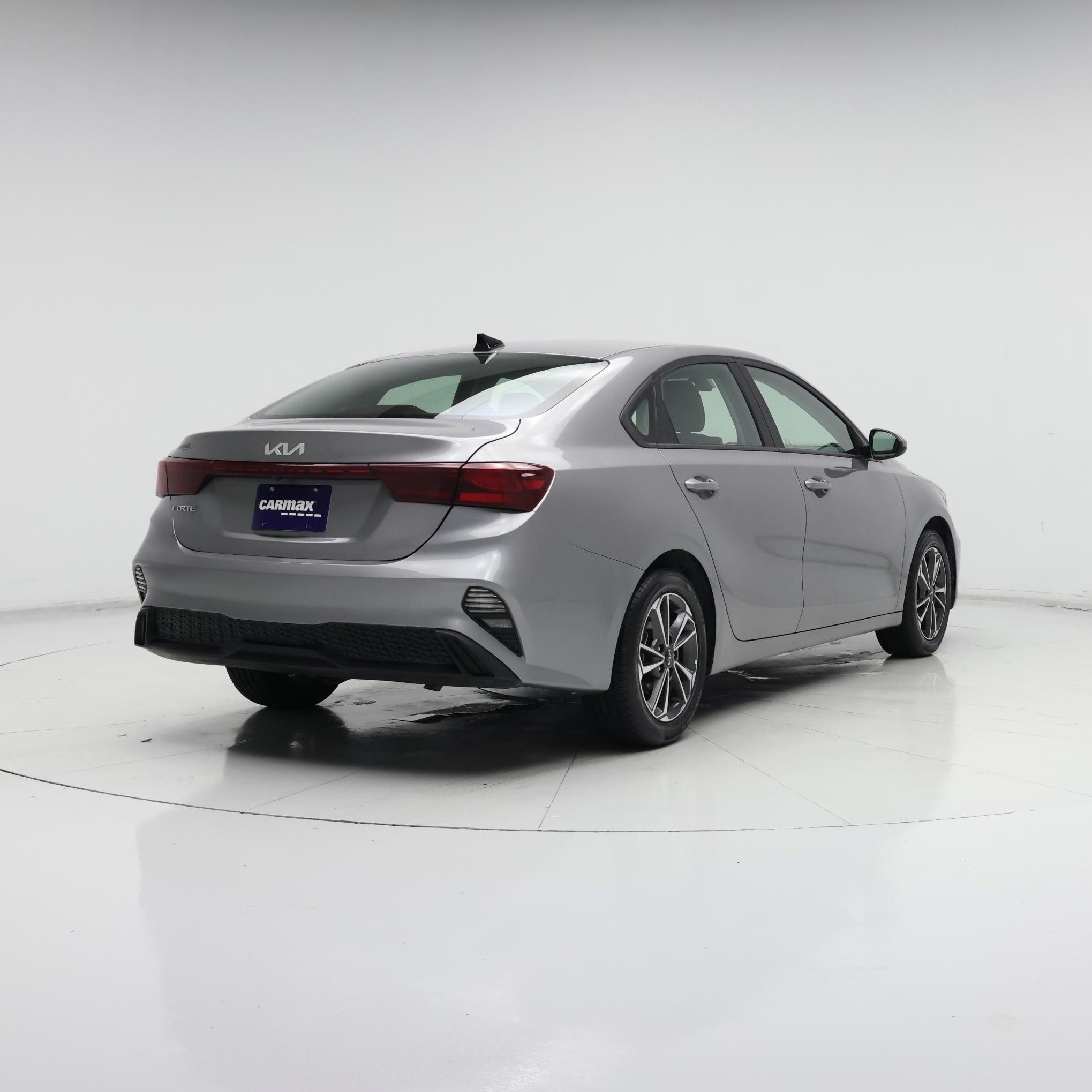 Thumbnail: 2023 Kia Forte - 8