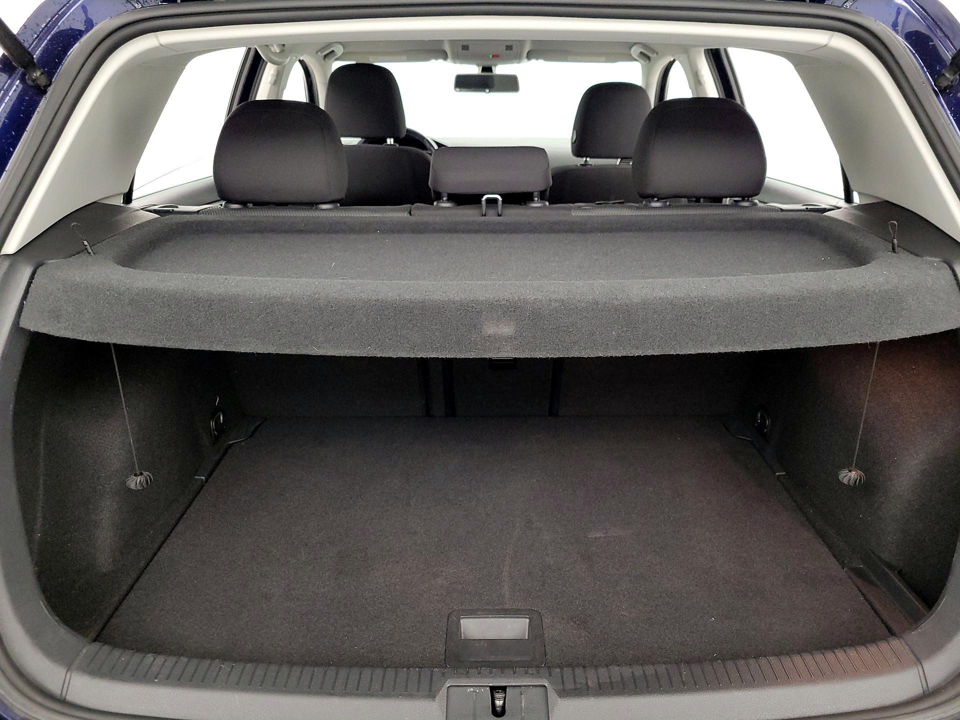 Thumbnail: 2019 Volkswagen e-Golf - 20