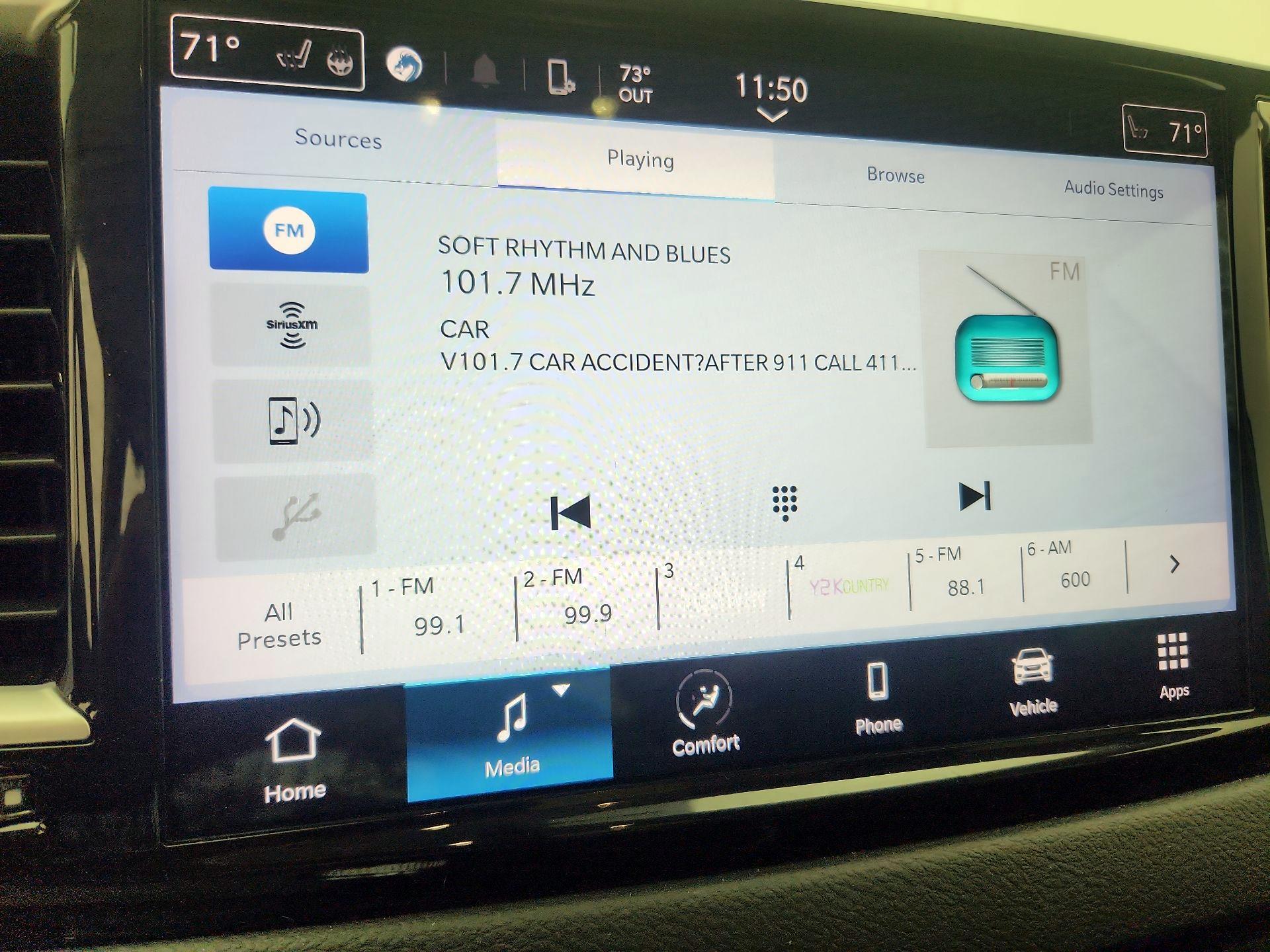 Thumbnail: 2023 Chrysler Pacifica - 15
