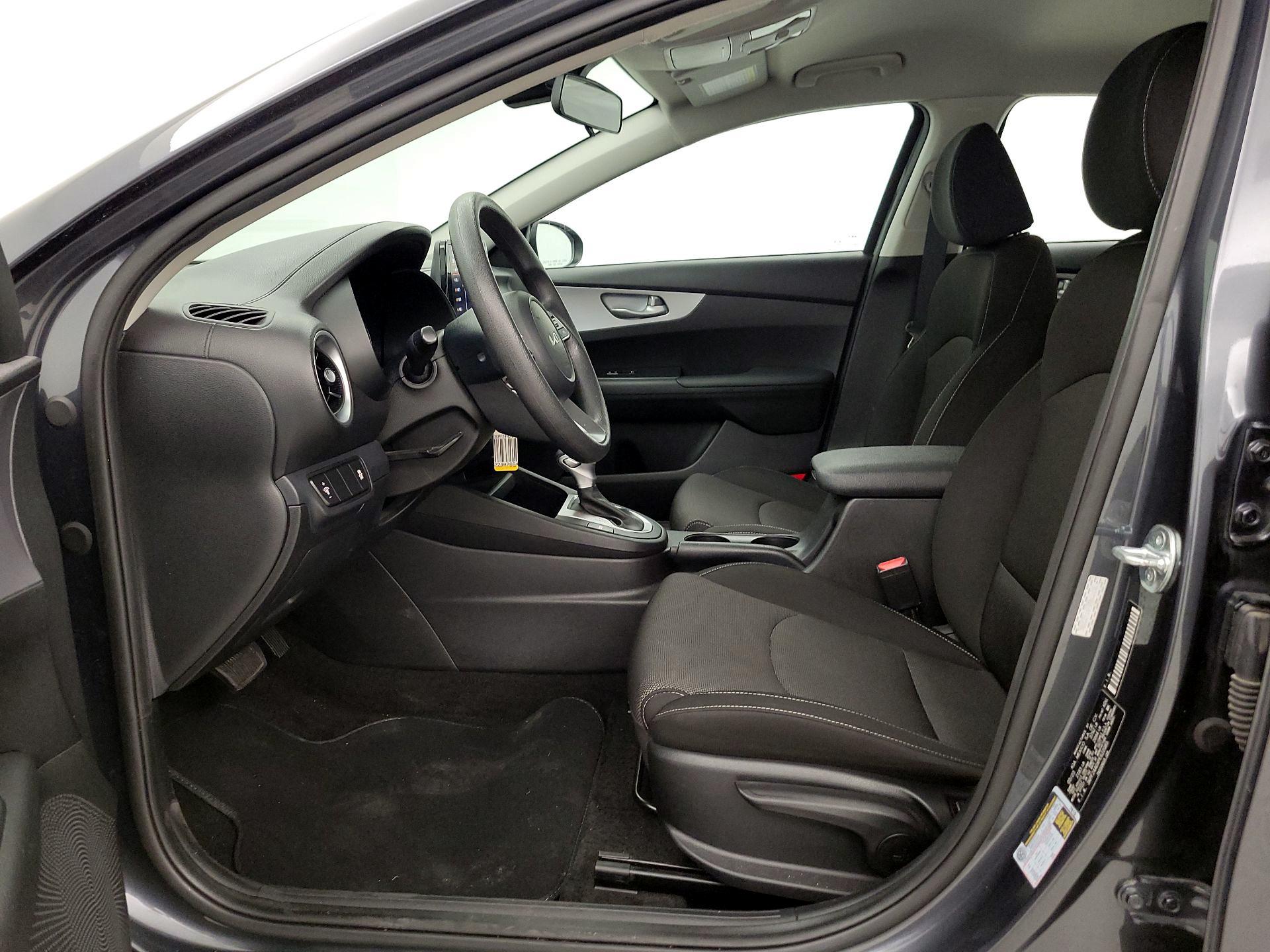 Thumbnail: 2023 Kia Forte - 11