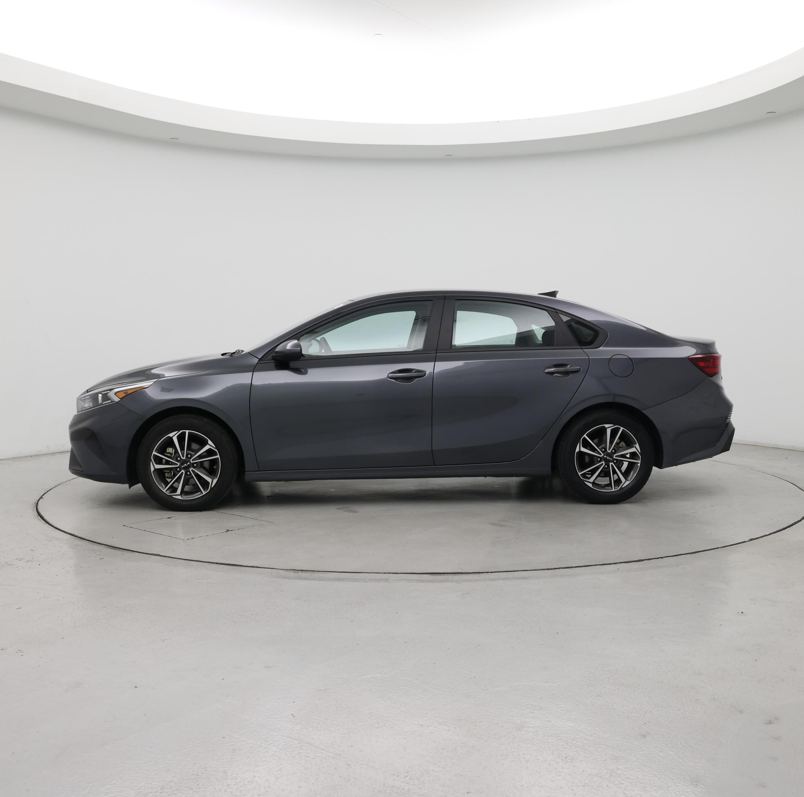 Thumbnail: 2023 Kia Forte - 3