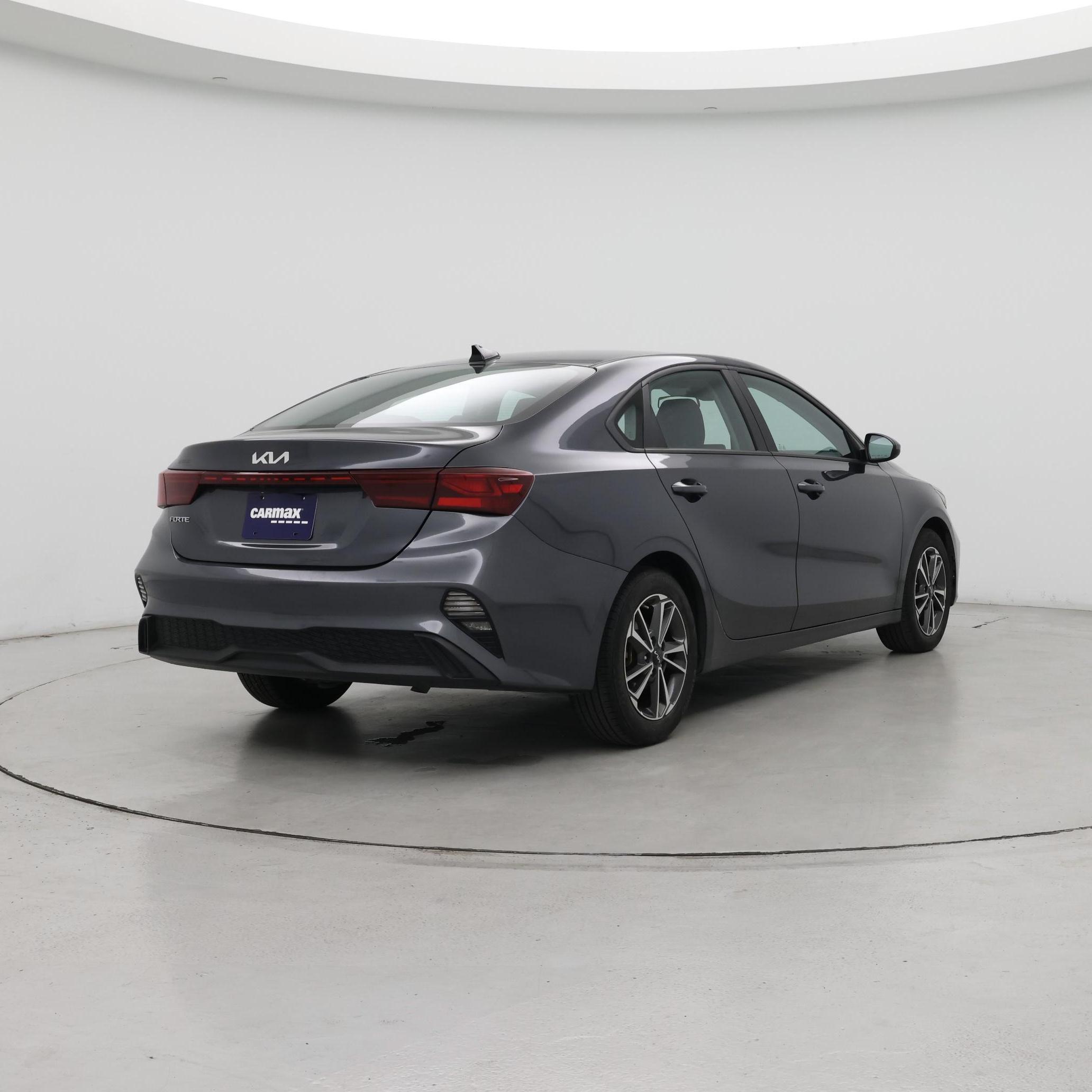 Thumbnail: 2023 Kia Forte - 8