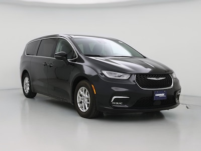 Black 2023 Chrysler Pacifica Touring L