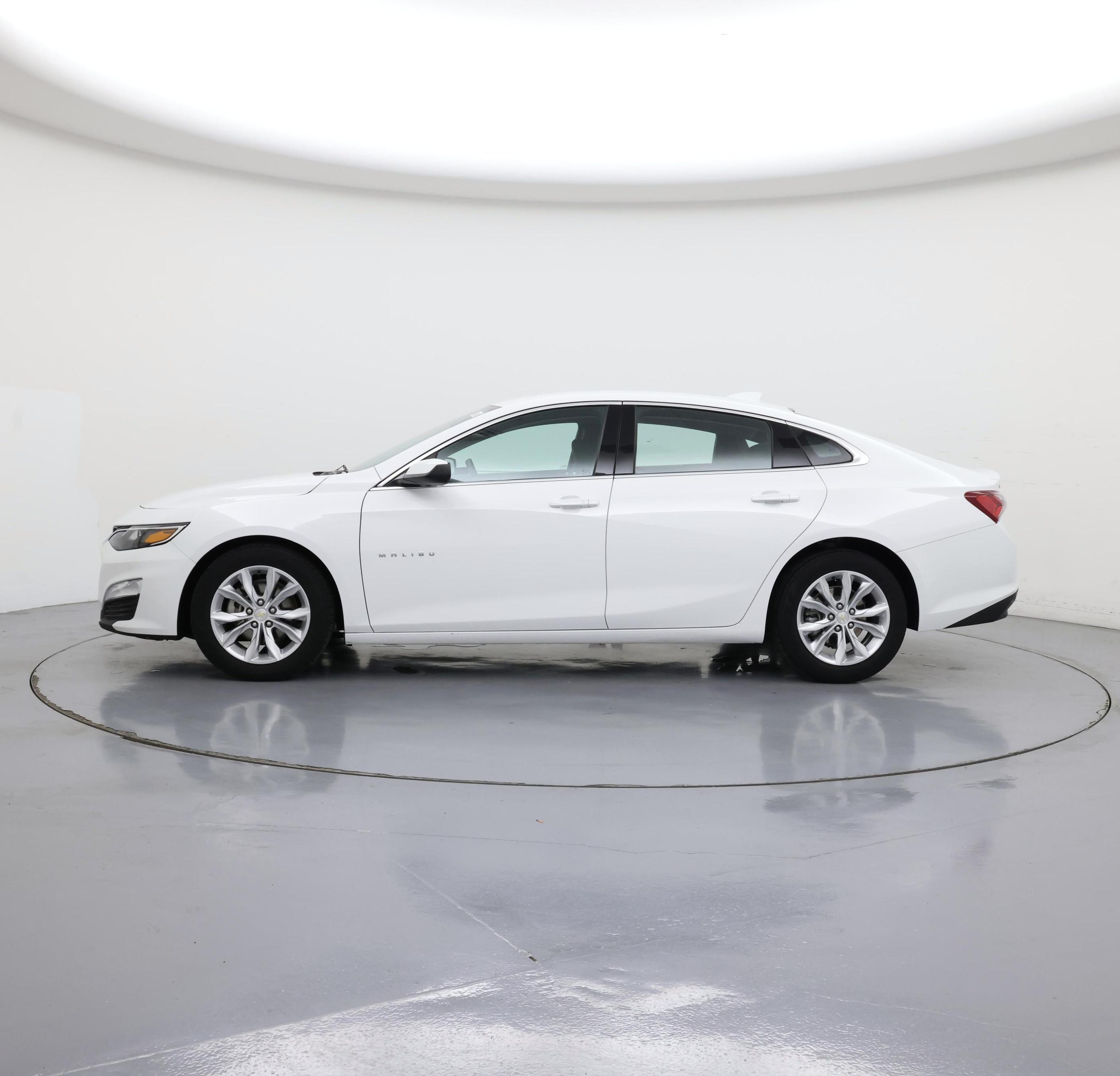 Thumbnail: 2022 Chevrolet Malibu - 3
