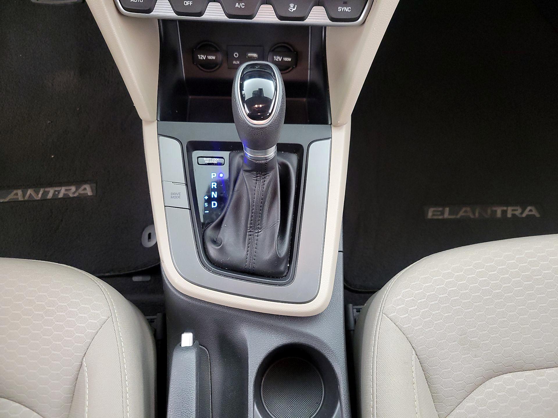 Thumbnail: 2020 Hyundai Elantra - 17