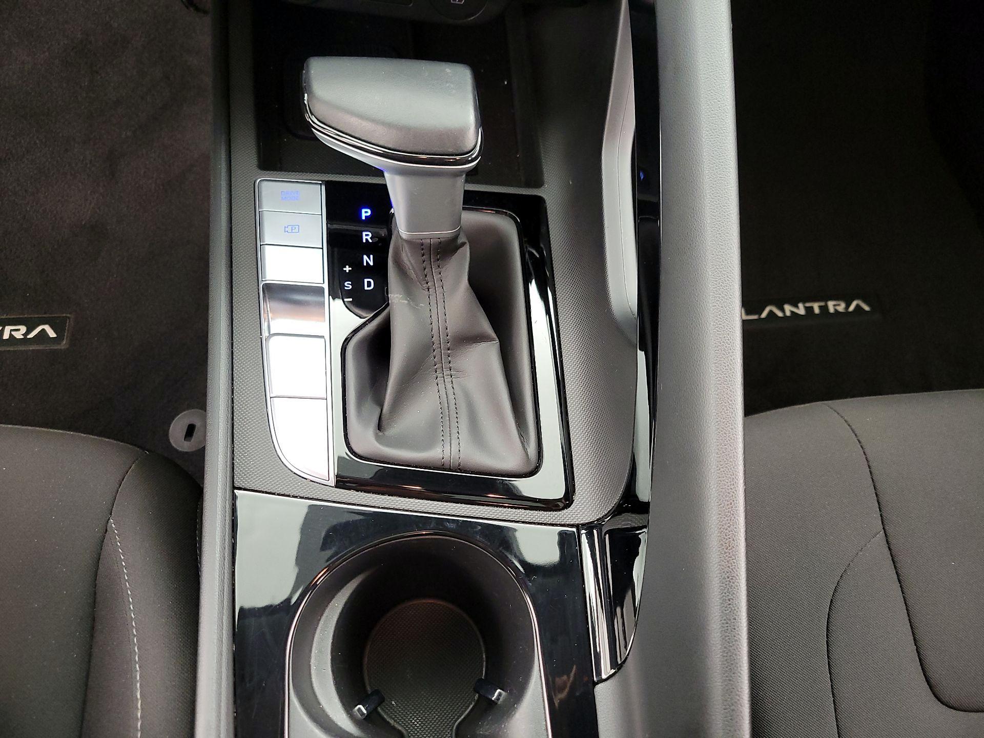 Thumbnail: 2024 Hyundai Elantra - 18