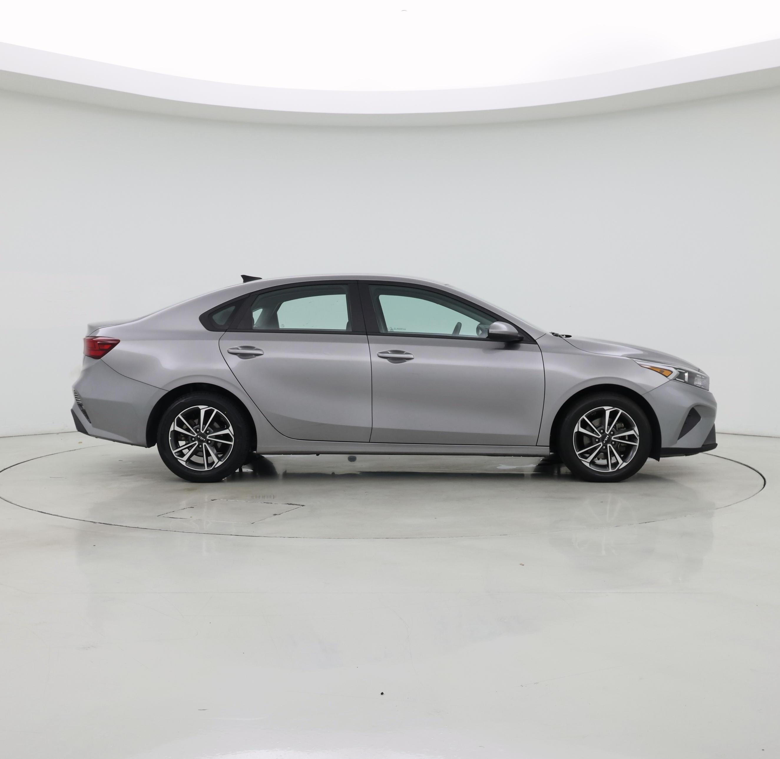 Thumbnail: 2023 Kia Forte - 7