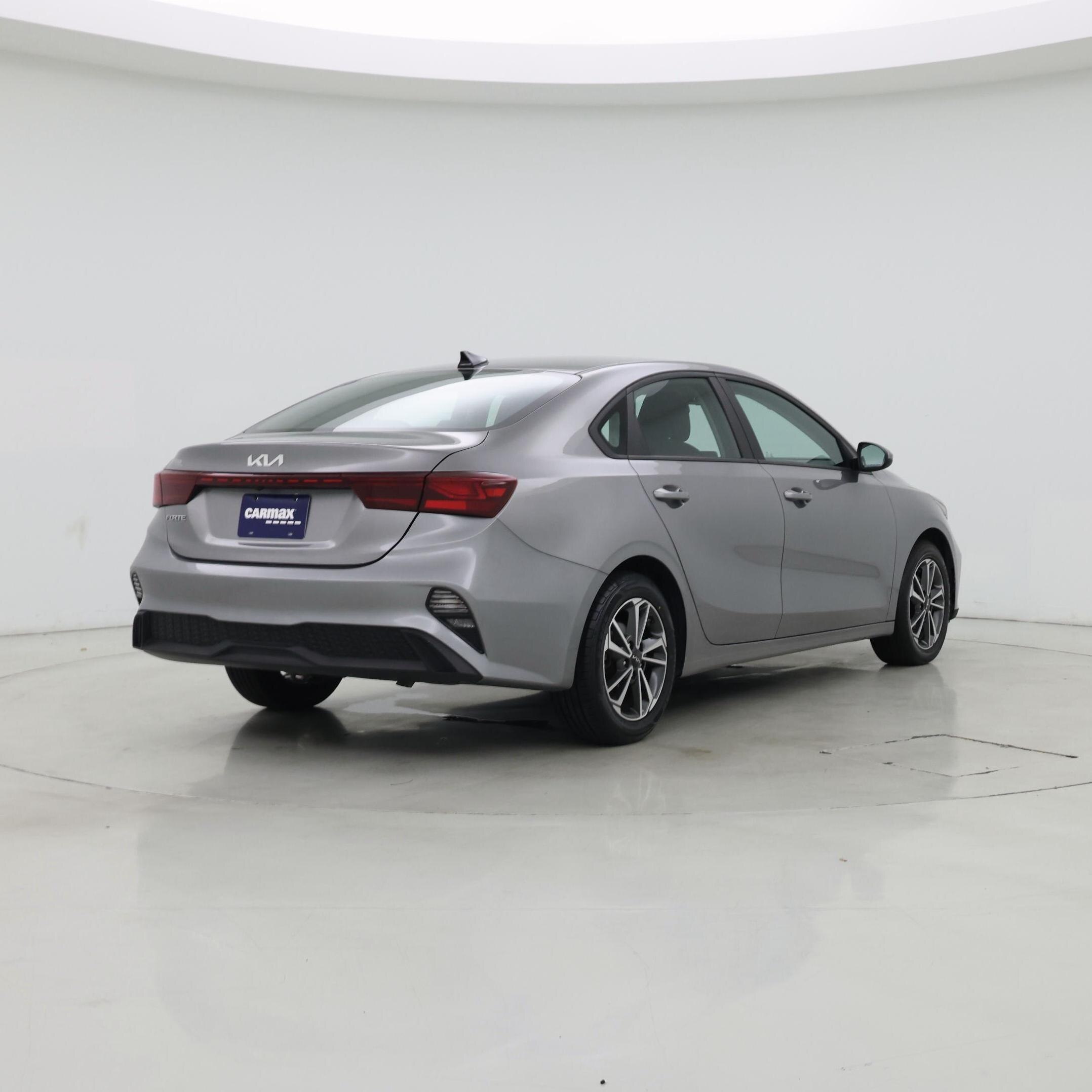 Thumbnail: 2023 Kia Forte - 8