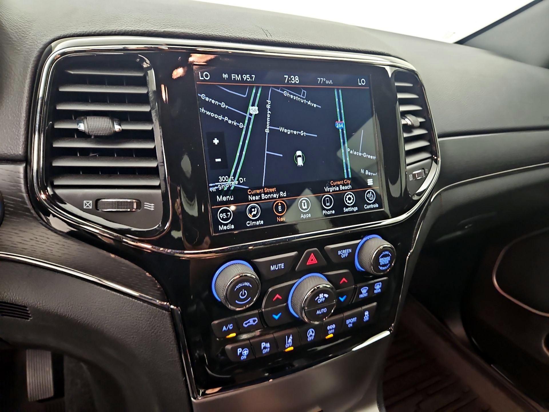 Thumbnail: 2021 Jeep Grand Cherokee - 14