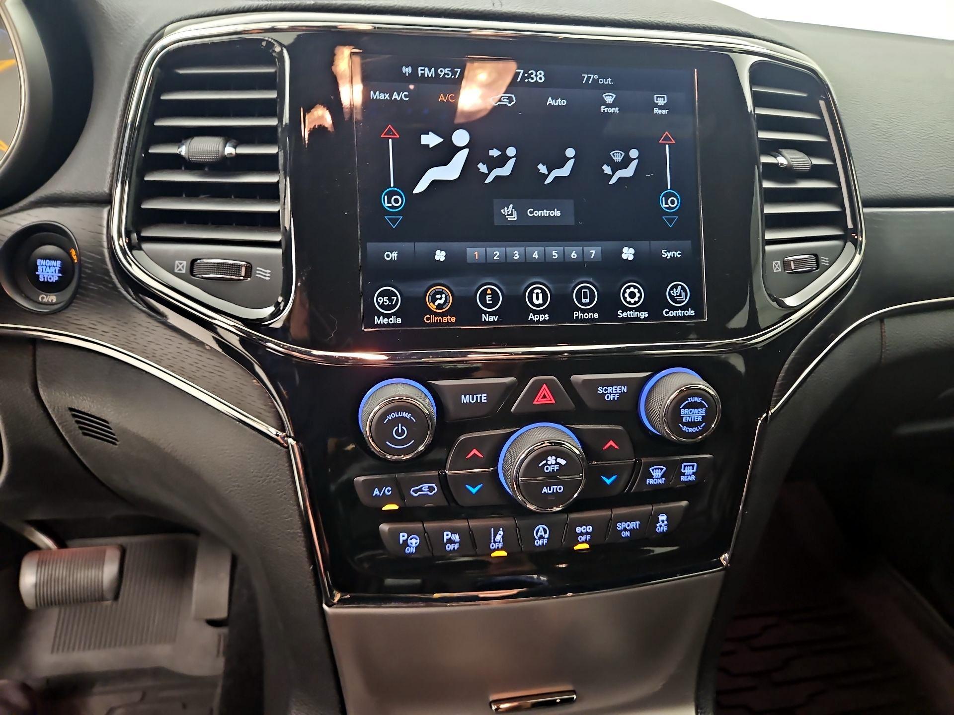 Thumbnail: 2021 Jeep Grand Cherokee - 17