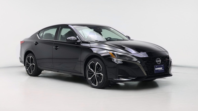 2023 Nissan Altima SR Hero Image