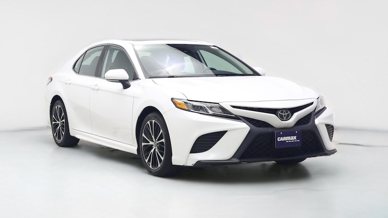 2019 Toyota Camry SE Hero Image