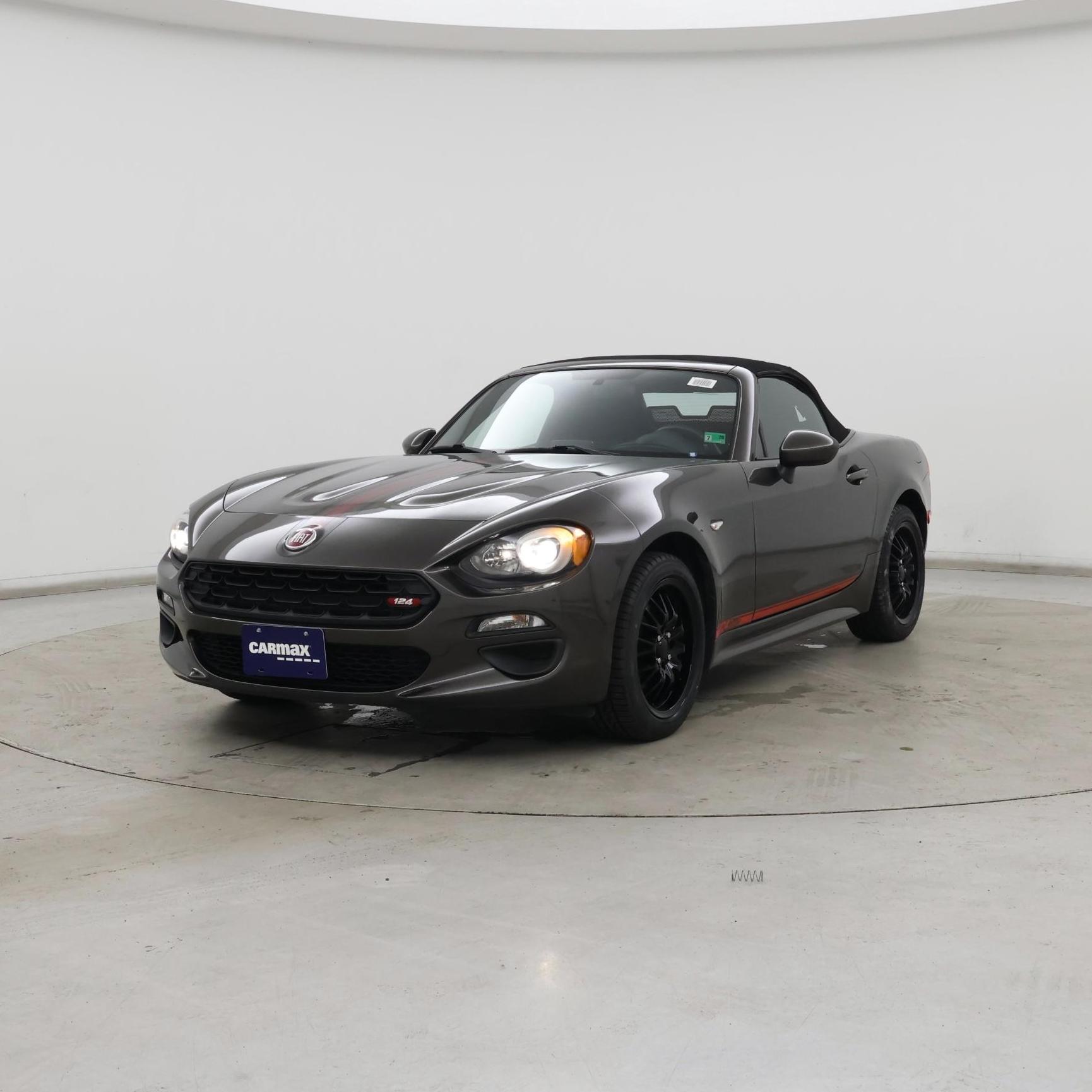Thumbnail: 2017 Fiat 124 Spider - 4