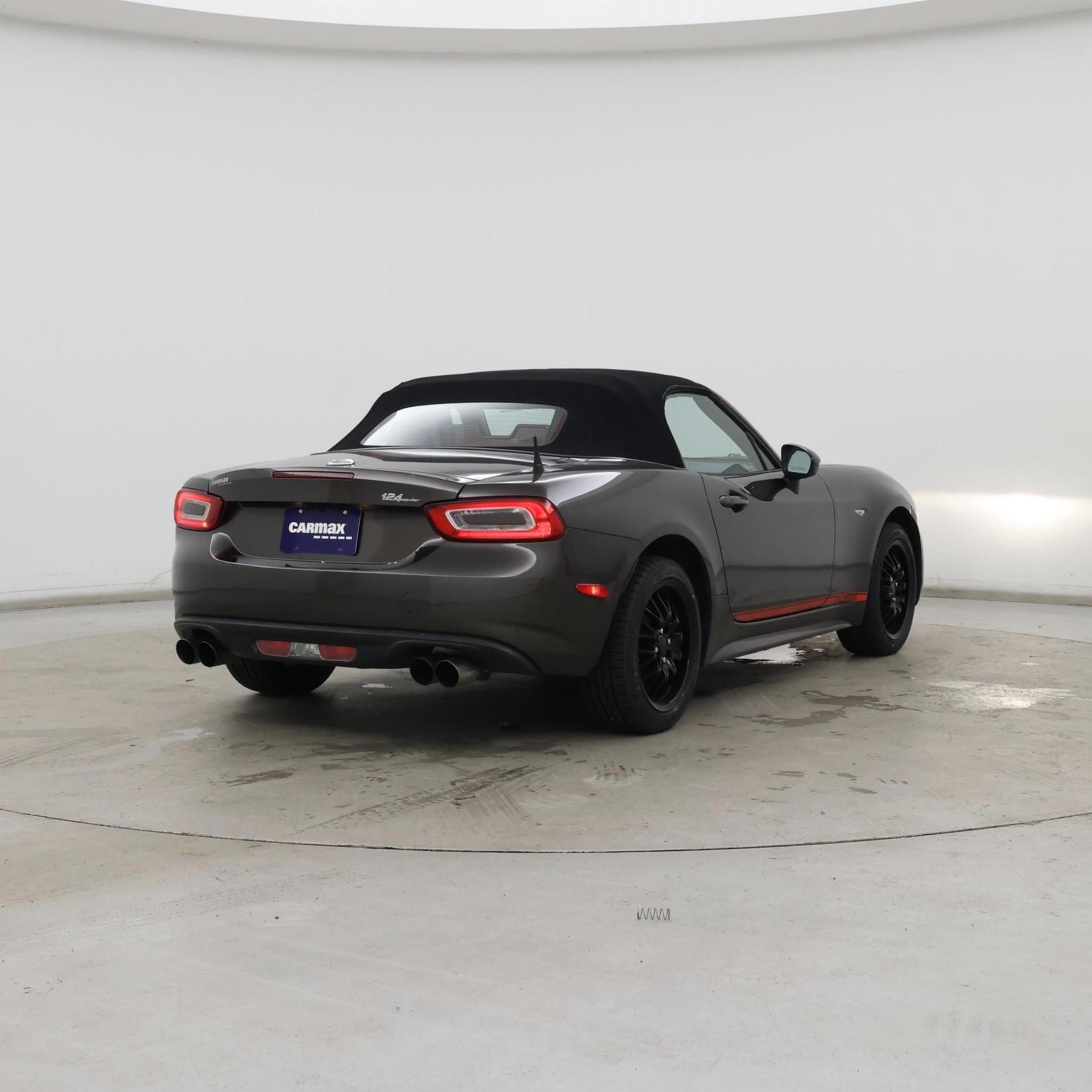 Thumbnail: 2017 Fiat 124 Spider - 8