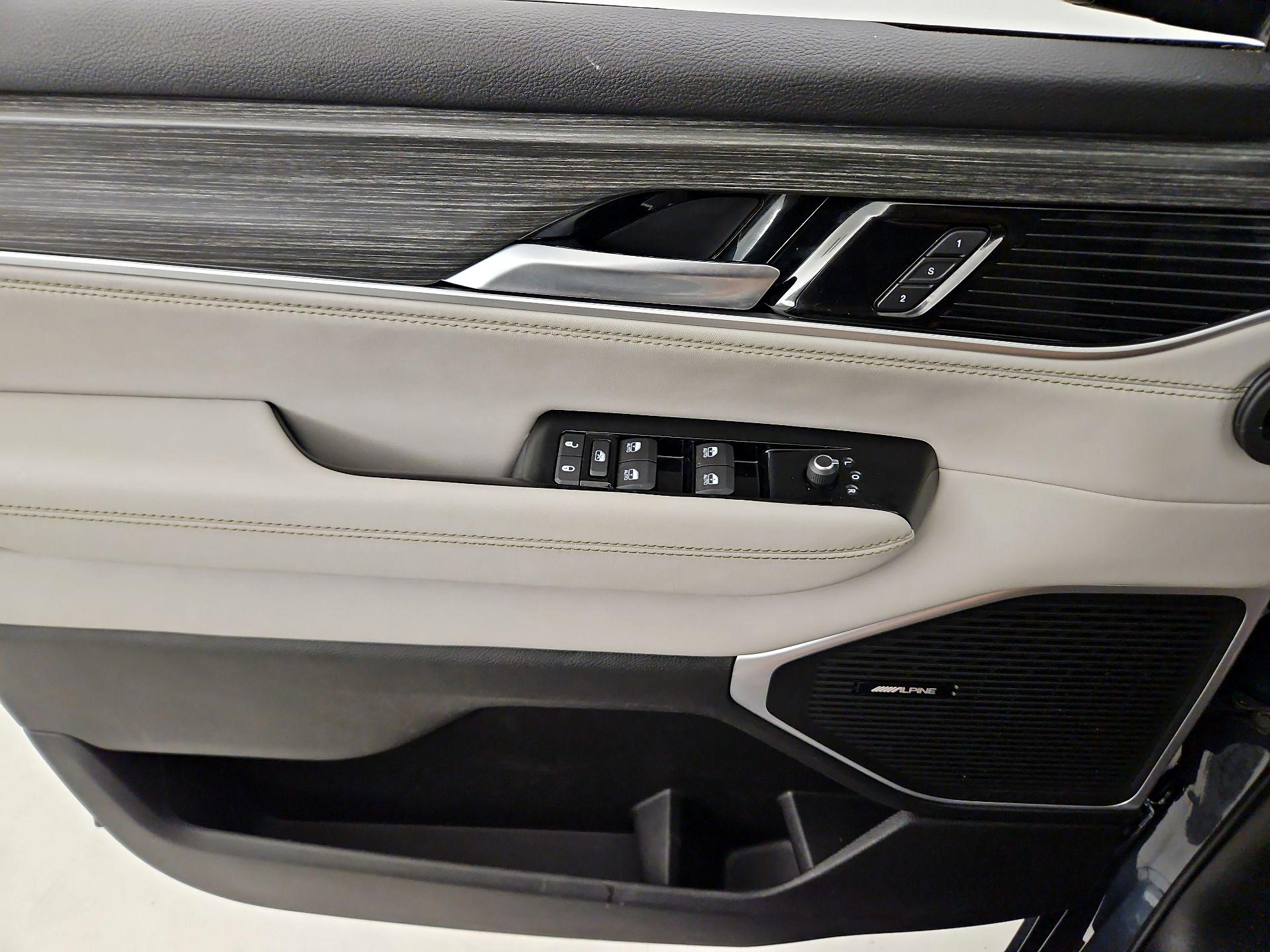 Thumbnail: 2023 Jeep Wagoneer - 12