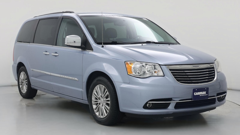 2016 Chrysler Town & Country Touring Hero Image