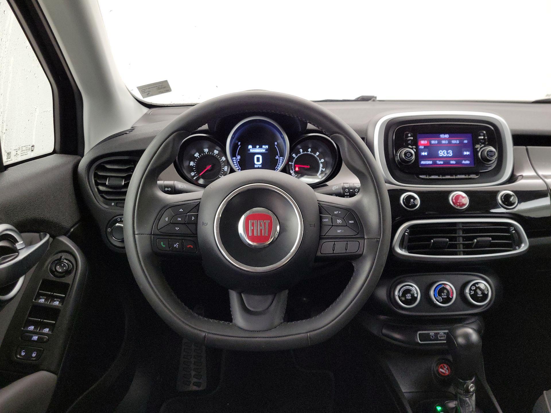 Thumbnail: 2016 Fiat 500X - 10