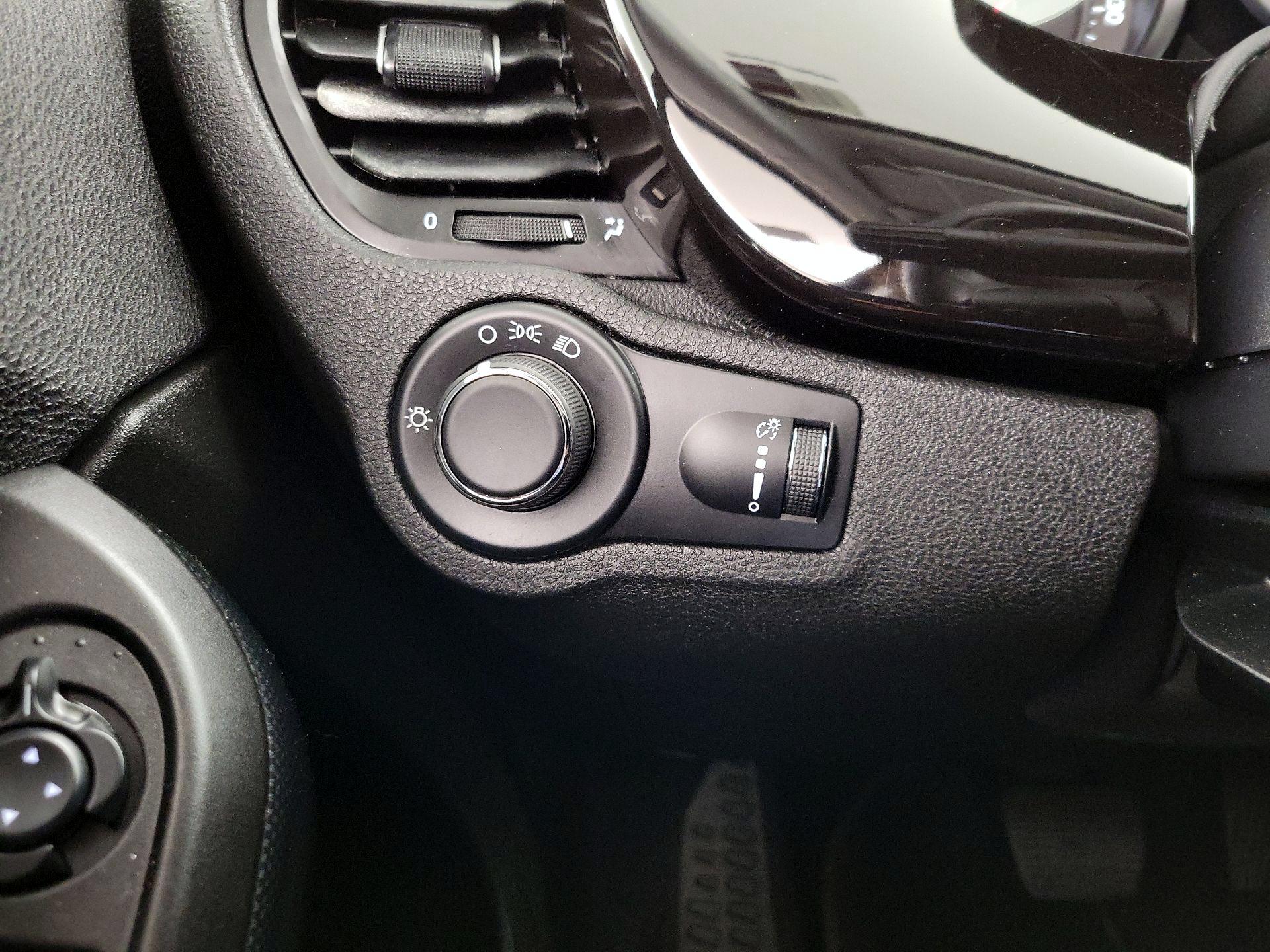 Thumbnail: 2016 Fiat 500X - 13