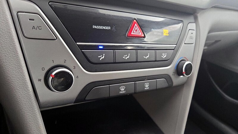 2017 Hyundai Elantra SE 16