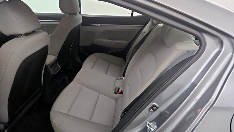 2017 Hyundai Elantra SE 19