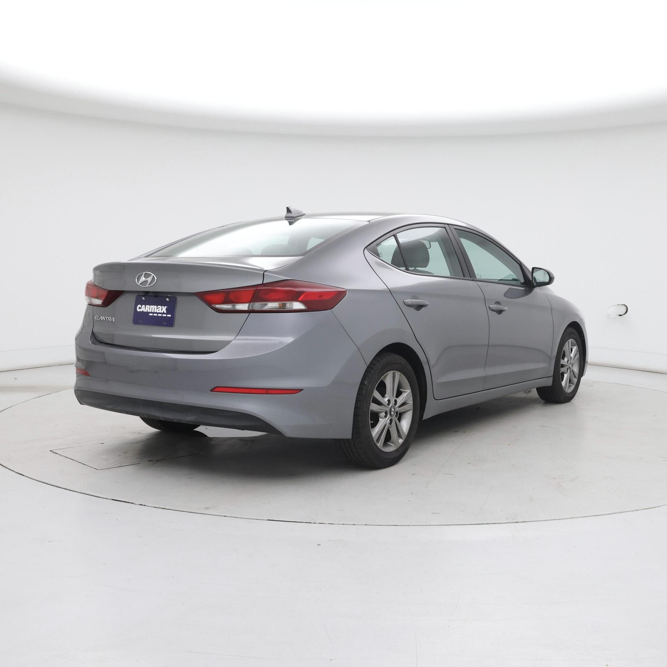 Thumbnail: 2017 Hyundai Elantra - 8