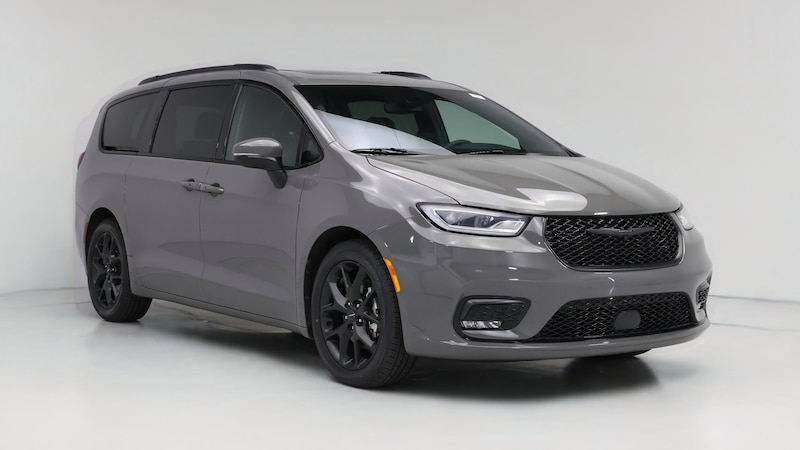 2023 Chrysler Pacifica Touring L Hero Image