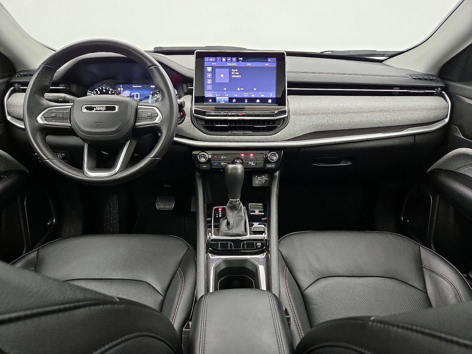 Image 10 of 2022 Jeep Compass Latitude Lux