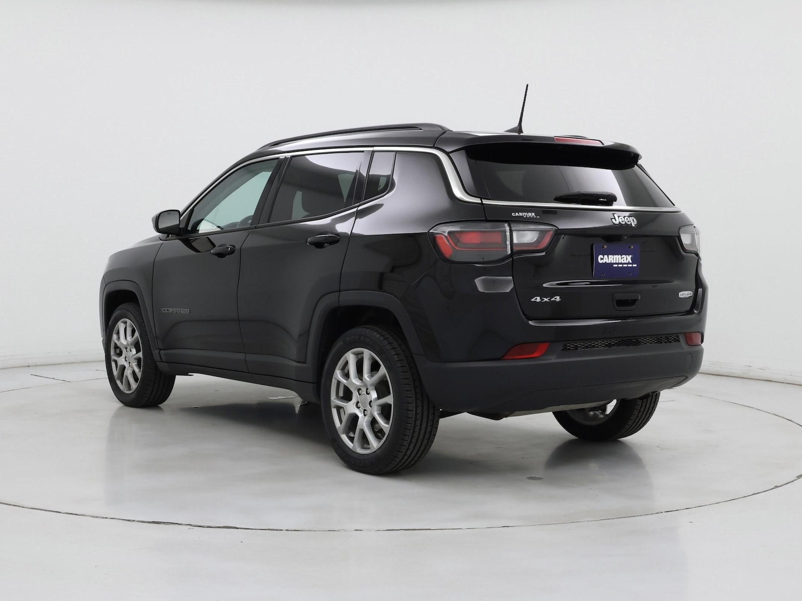 Image 3 of 2022 Jeep Compass Latitude Lux