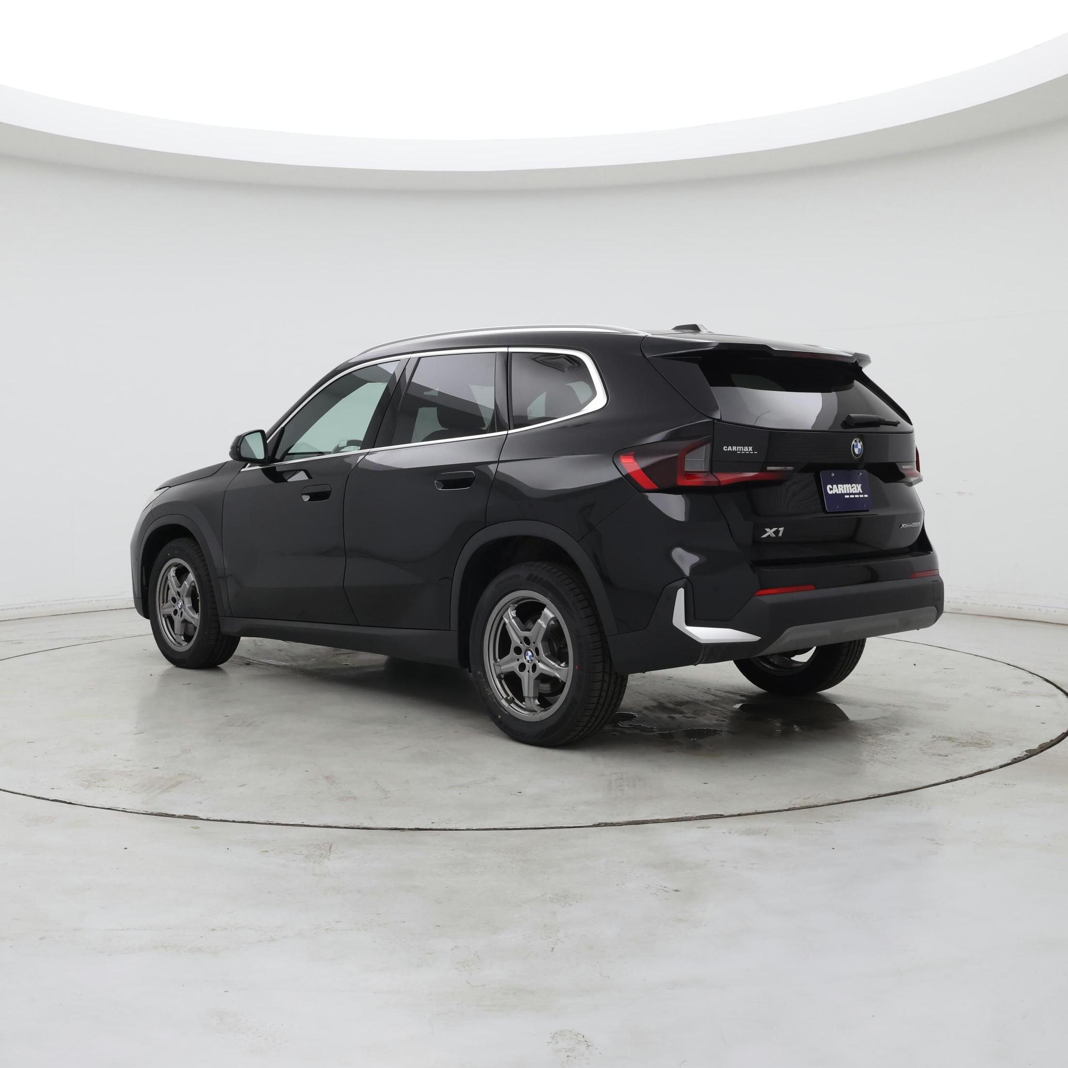Thumbnail: 2023 BMW X1 - 2