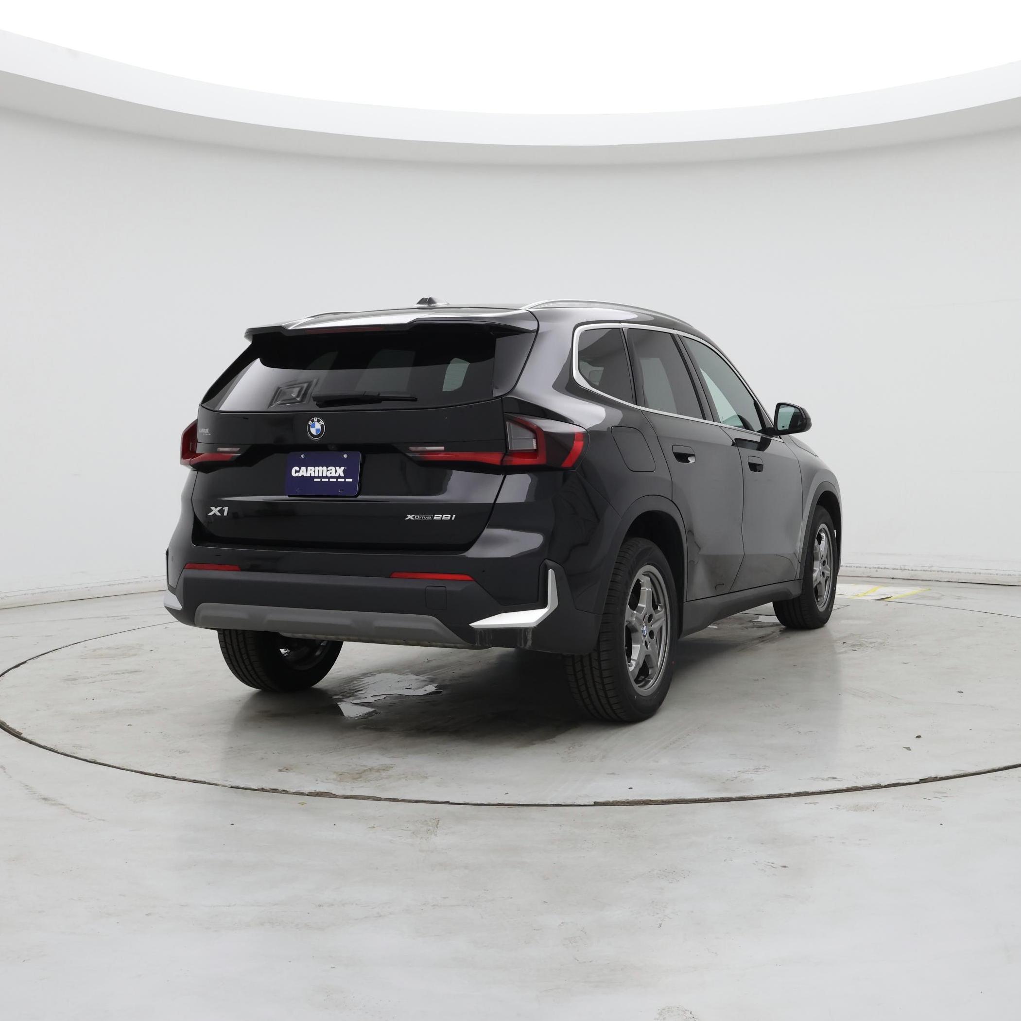 Thumbnail: 2023 BMW X1 - 8