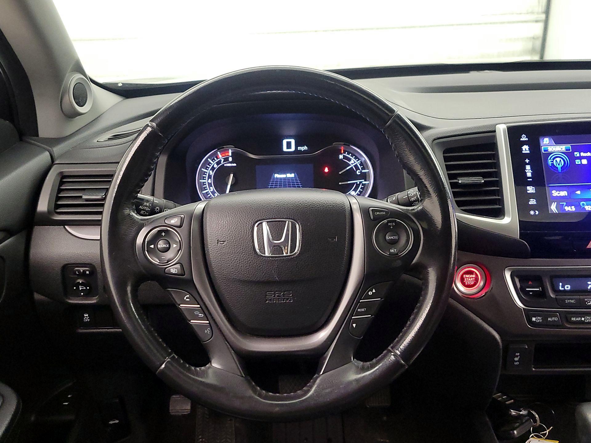 Thumbnail: 2018 Honda Pilot - 10