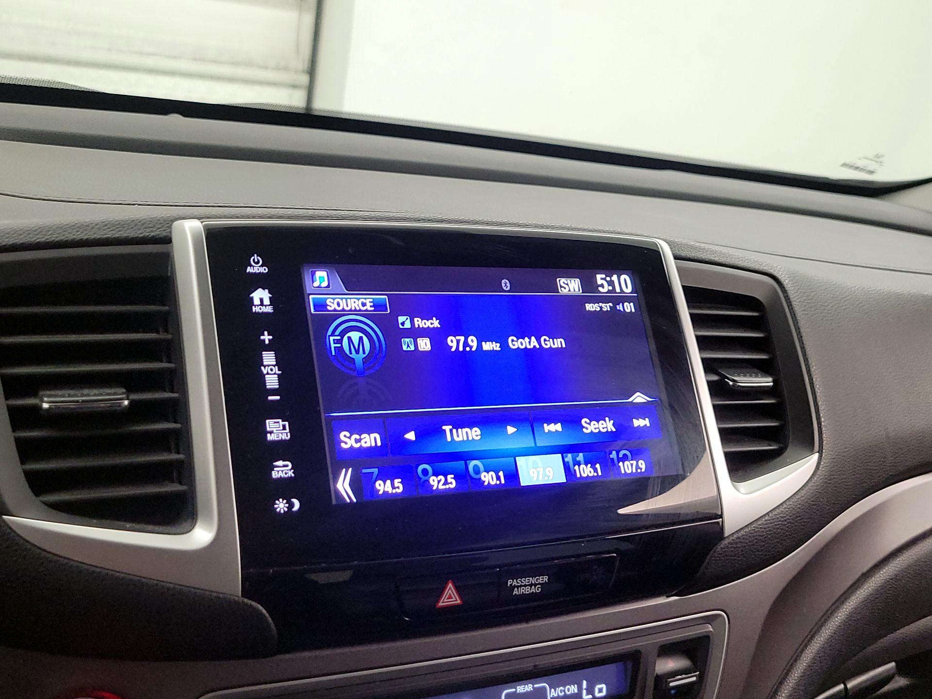 Thumbnail: 2018 Honda Pilot - 15