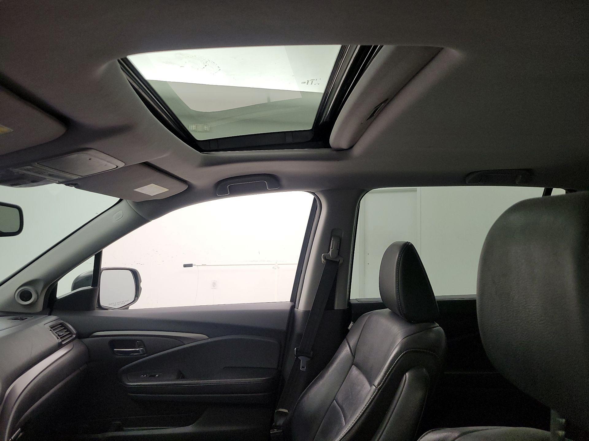 Thumbnail: 2018 Honda Pilot - 19