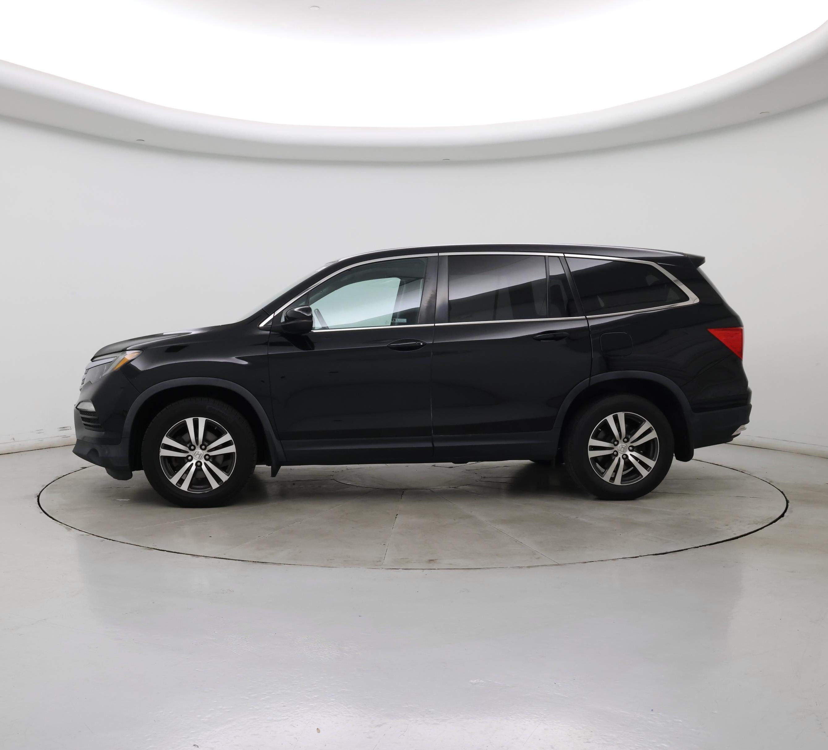 Thumbnail: 2018 Honda Pilot - 3