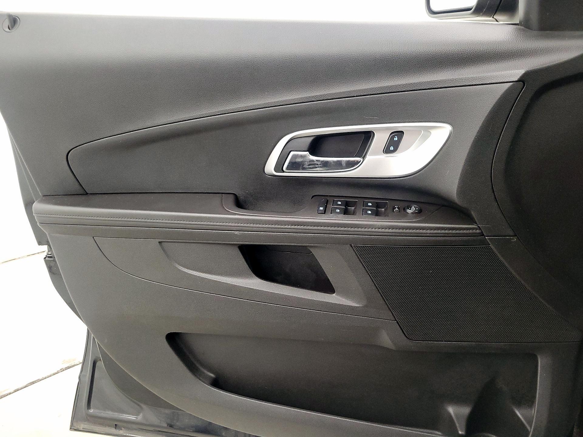 Thumbnail: 2015 Chevrolet Equinox - 12