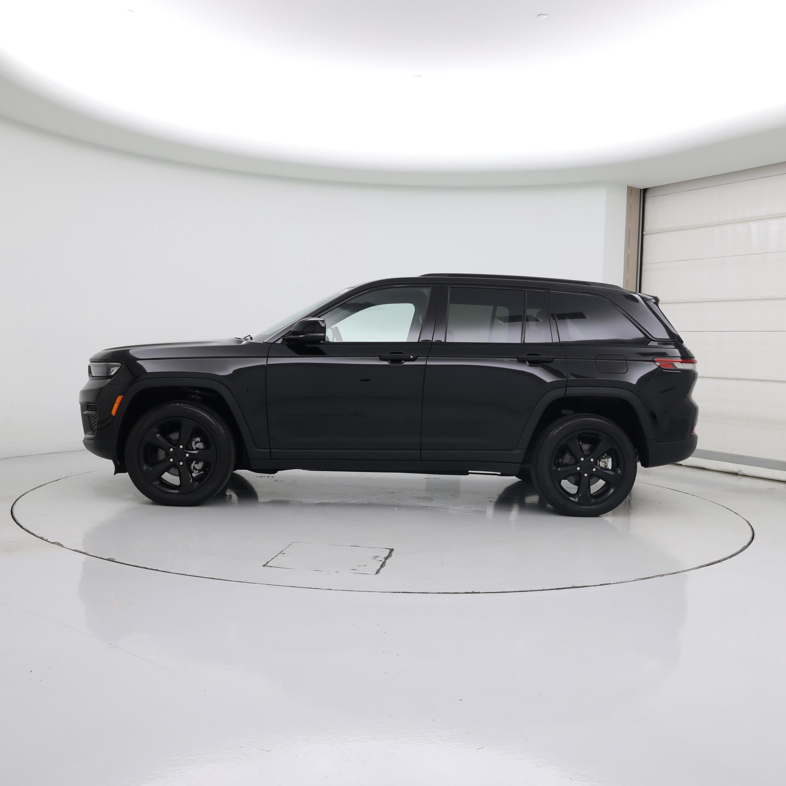 Thumbnail: 2023 Jeep Grand Cherokee - 3