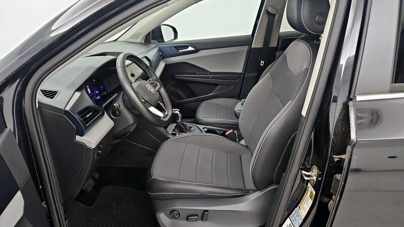 2022 Volkswagen Taos SE 11