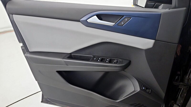 2022 Volkswagen Taos SE 12
