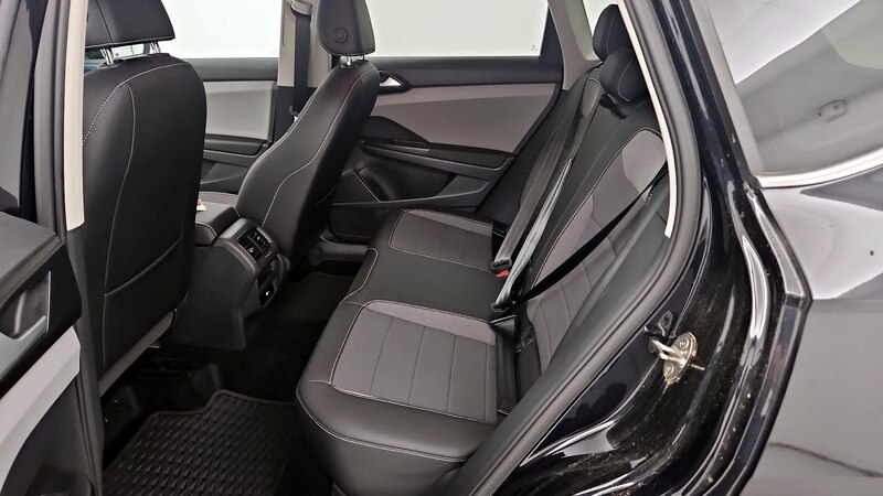 2022 Volkswagen Taos SE 19