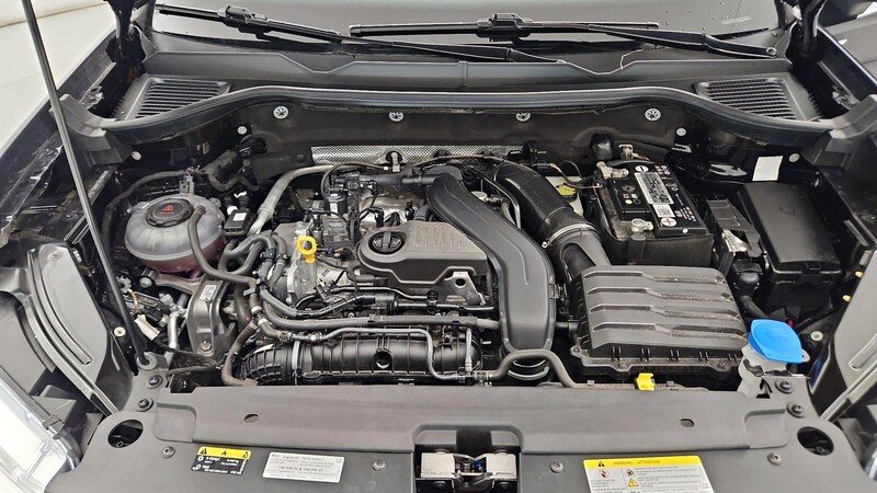 2022 Volkswagen Taos SE 21
